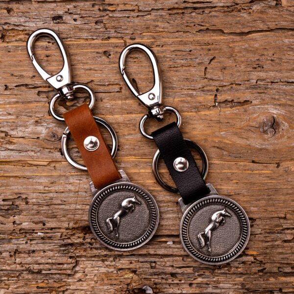 ΔΕΡΜΑΤΙΝΟ ΜΠΡΕΛΟΚ JUMPING HORSE ΜΕ ΓΑΝΤΖΟ